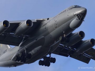 На луцький аеродром прилетів військово-транспортний літак. ФОТО. ВІДЕО