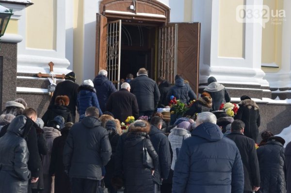 У Луцьку провели в останню путь колишнього голову Господарського суду