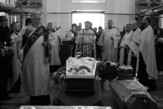 У Луцьку попрощалися із бойовим медиком Олександром Кульою. ФОТО