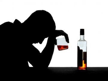 В Україні збільшилась кількість померлих від отруєння алкоголем