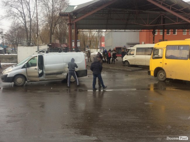У Луцьку - аварія на автостанції. ФОТО