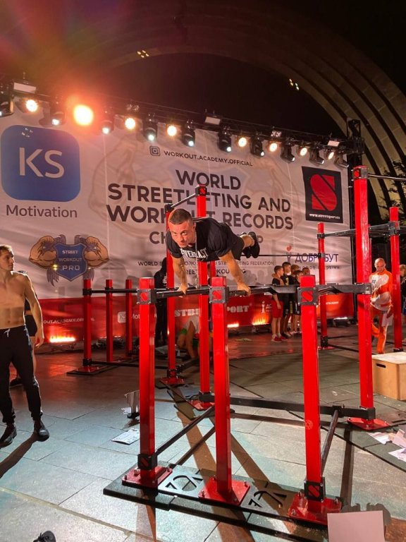 Волинський тренер став срібним призером чемпіонату світу Streetlifting. ФОТО