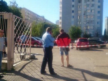 На автомобільній стоянці в Києві вибухнула граната