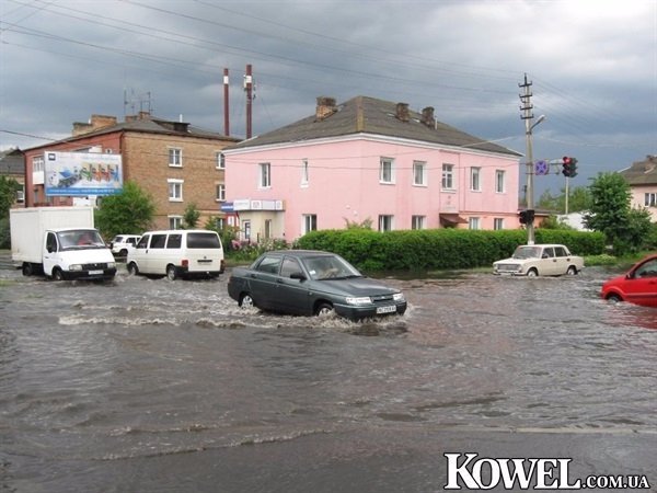 Потужна злива затопила вулиці Ковеля. ФОТО
