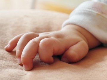 Волинські вогнеборці врятували маму з 1,5-місячним немовлям