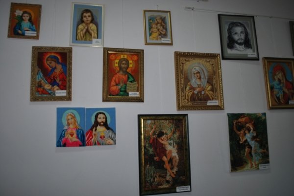У Луцьку – виставка вишитих ікон. ФОТО