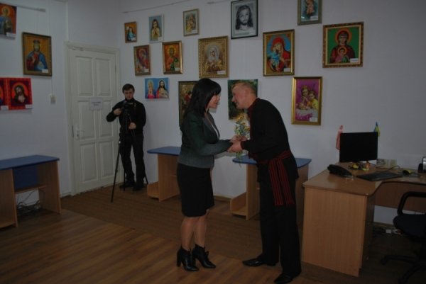 У Луцьку – виставка вишитих ікон. ФОТО