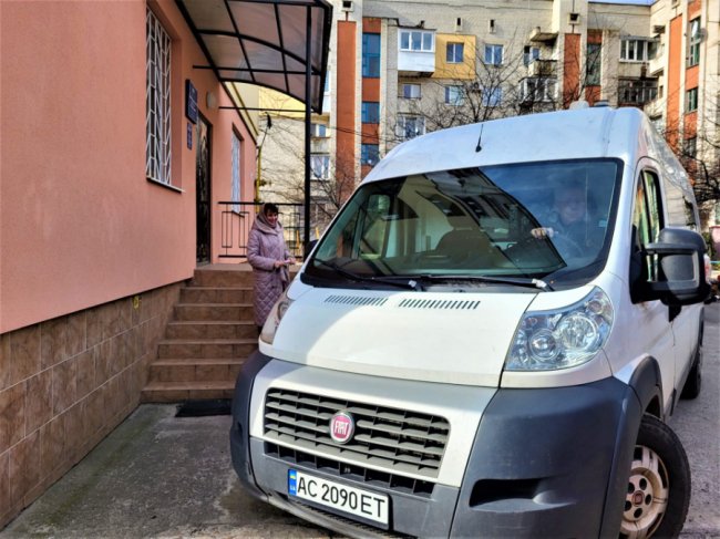 У місті на Волині запрацювало соціальне таксі для людей з інвалідністю. ФОТО