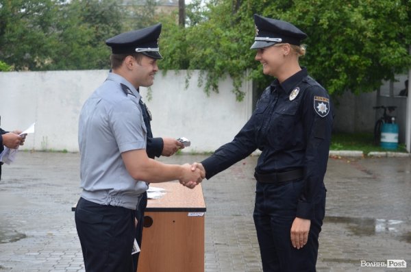 У Луцьку поліцейські отримали нові погони і звання. ФОТО