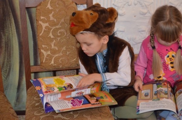 Дитяча книга про безпеку - під ялинку від волинських рятувальників. ФОТО