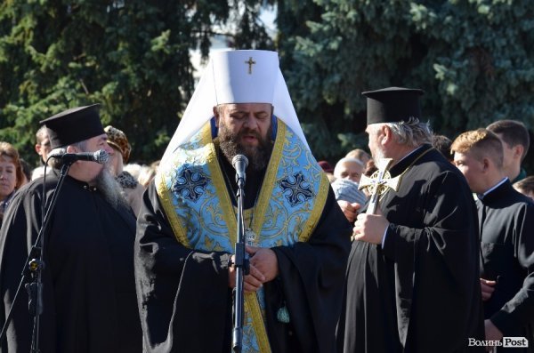 У Луцьку відкрили оновлений фотостенд пам'яті загиблих волинян. ФОТО