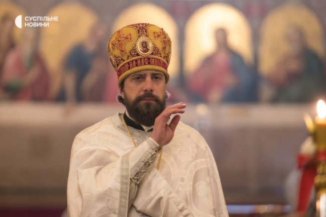 У Києво-Печерській лаврі великодні служби провели і ПЦУ, і УПЦ МП. ФОТО