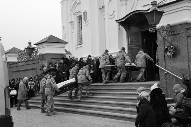 У Луцьку поховали трьох захисників, які загинули, захищаючи Україну