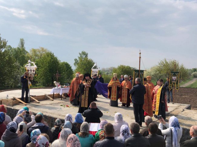 У селі на Волині освятили місце для побудови храму