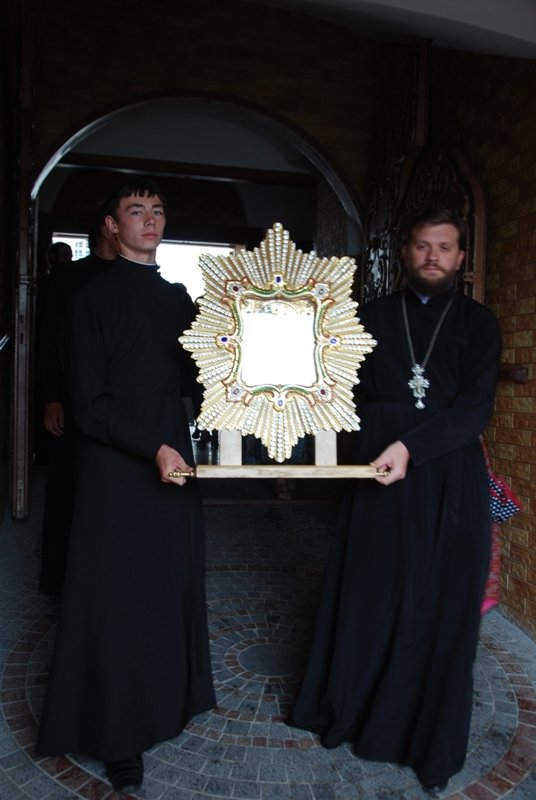 Хресний хід із Почаївською іконою Богоматері. ФОТО