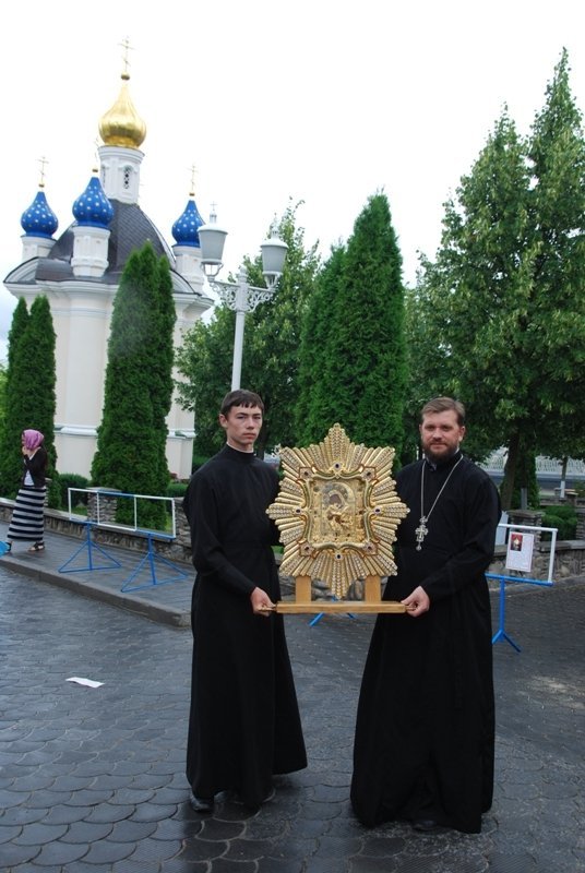Хресний хід із Почаївською іконою Богоматері. ФОТО