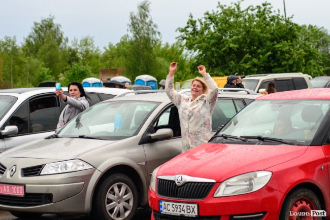 Сотні машин, несподіванки від Novellina і неймовірні емоції: автоконцерт БЕZ ОБМЕЖЕНЬ відгримів під Луцьком. ФОТОРЕПОРТАЖ