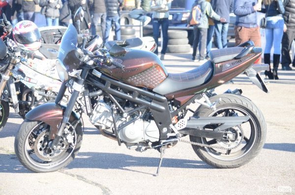 Під Луцьком відбувся чемпіонат з дрег-рейсингу. ФОТО