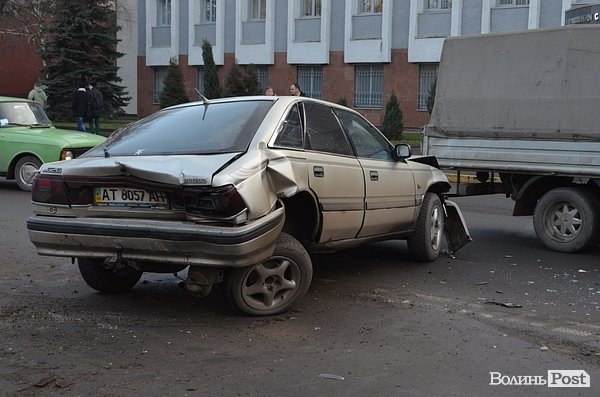 У Луцьку ‒ потрійна аварія. ФОТО