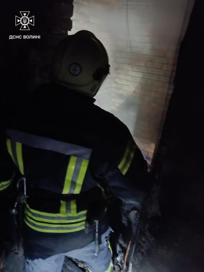 На Волині - пожежа у п'ятиповерховому будинку: евакуювали 45 людей