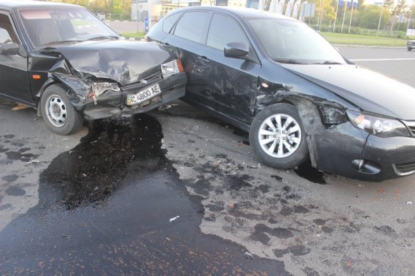 Аварія в Луцьку: зіткнулися легковики. ФОТО
