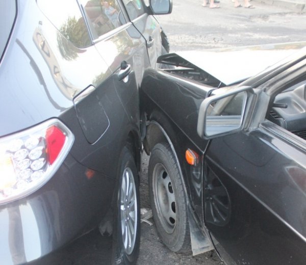 Аварія в Луцьку: зіткнулися легковики. ФОТО