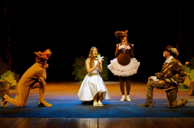 Про хоробрість зробити крок до змін: які вистави покажуть у Луцьку 27-29 вересня