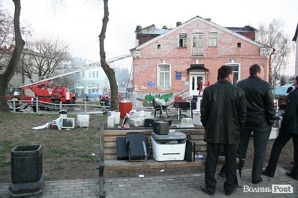 Пожежа в центрі Луцька. ФОТОРЕПОРТАЖ