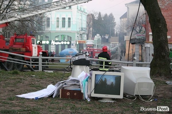Пожежа в центрі Луцька. ФОТОРЕПОРТАЖ