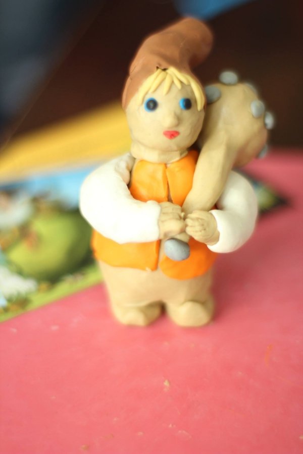 У Луцьку діти ліпили анімаційних персонажів з пластиліну. ФОТО