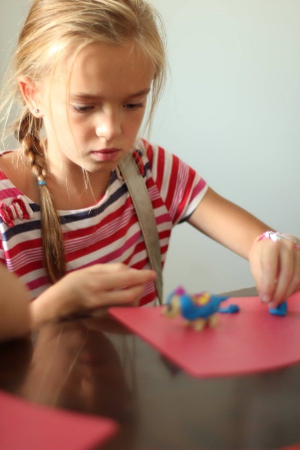 У Луцьку діти ліпили анімаційних персонажів з пластиліну. ФОТО