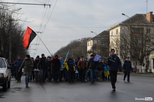 Як пікетували прокуратуру і СБУ учасники Євромайдану в Луцьку. ФОТО. ВІДЕО