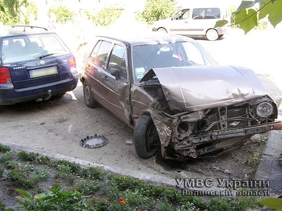 Нетверезий ковельчанин на викраденому автомобілі став винуватцем ДТП. ФОТО