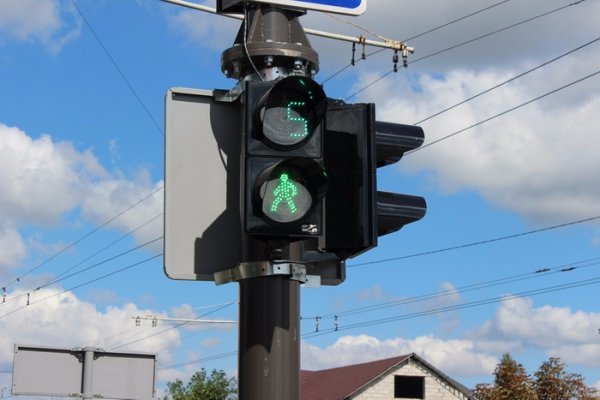 У Луцьку з'явився новий світлофор. ФОТО