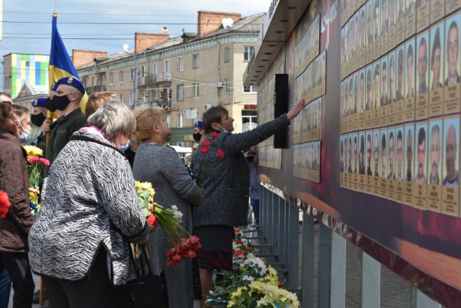 У Луцьку вшанували пам'ять загиблих на Сході військових. ФОТО