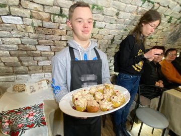 У луцькій кав'ярні презентували десерти, які готувала Леся Українка. ФОТО. ВІДЕО