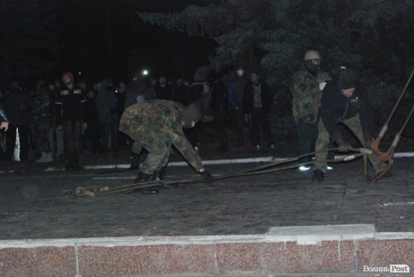 Як Волинь позбулася маневицького Леніна. ФОТО