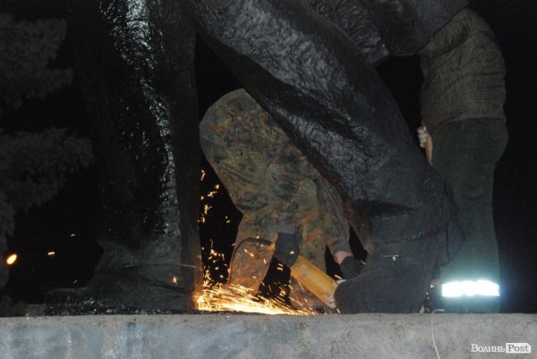 Як Волинь позбулася маневицького Леніна. ФОТО