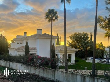 В одеського військкома арештували віллу в Іспанії