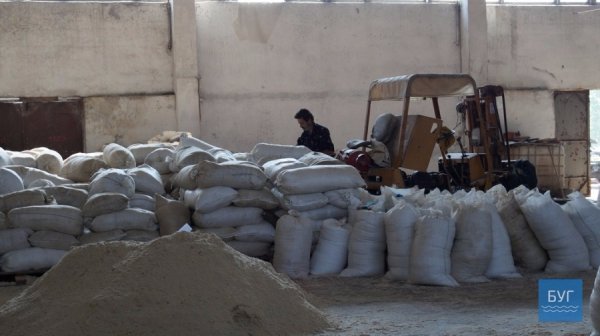 Нововолинці потерпають від нестерпного смороду з місцевого підприємства. ФОТО