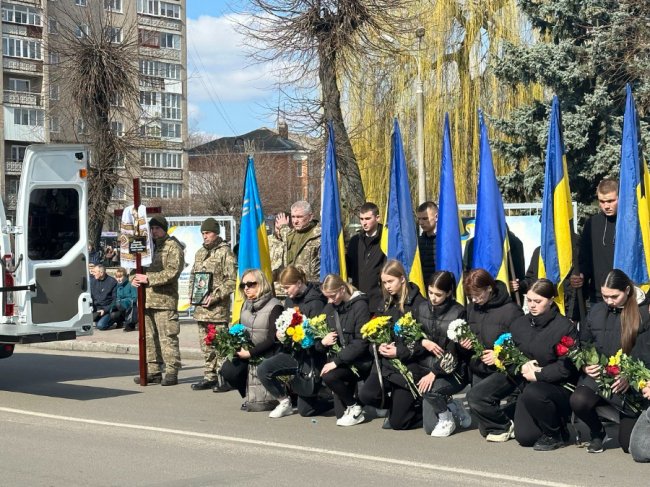 «Народився в росії, однак у його серці – Україна»: у Ковелі попрощались з Героєм Олександром Галенком