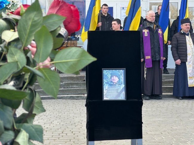 «Народився в росії, однак у його серці – Україна»: у Ковелі попрощались з Героєм Олександром Галенком