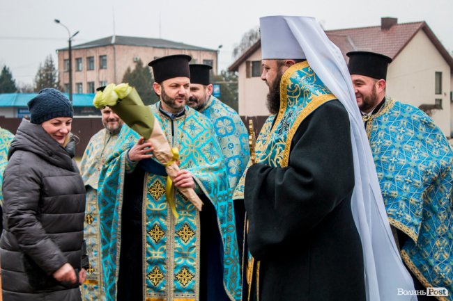 У Луцьку освятили хрест під будівництво дитячої церкви. ФОТО