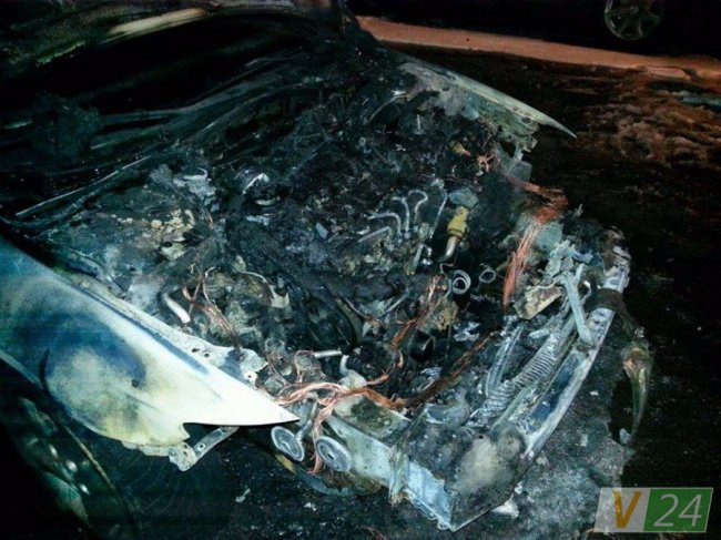 У Луцьку вночі згоріла Mazda