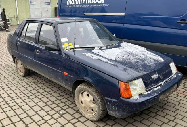 Волинянин передав свій автомобіль військовим