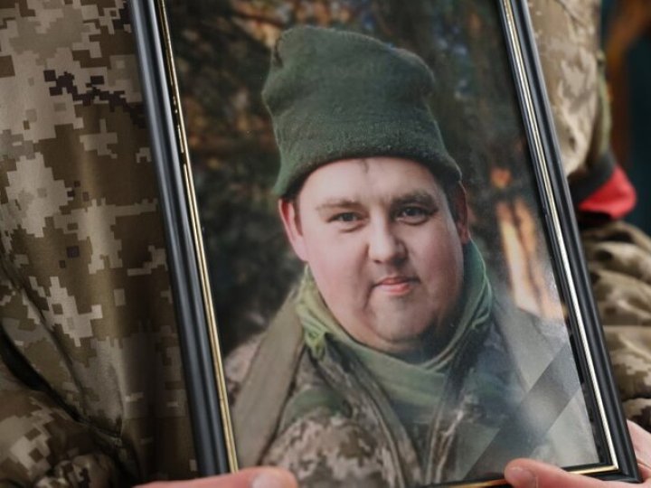 У Луцькій громаді попрощалися із загиблим воїном Андрієм Бондарем