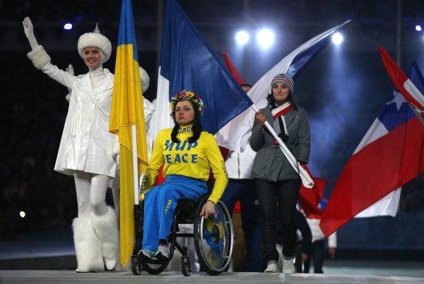 Людмила Павленко в майці з написом МИР