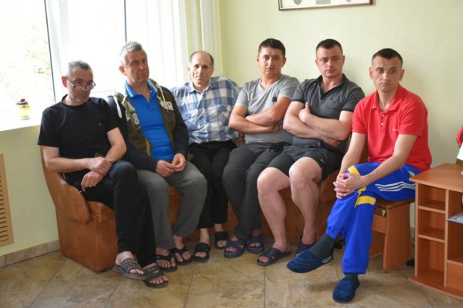 Волинському госпіталю подарували сучасний безконтактний тонометр. ФОТО