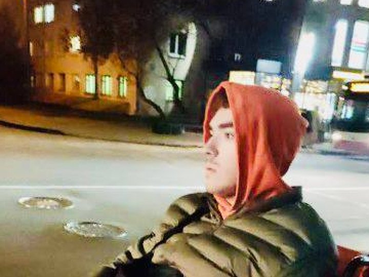 На Волині поліцейські покарали водія маршрутки, який проігнорував хлопця на кріслі колісному.