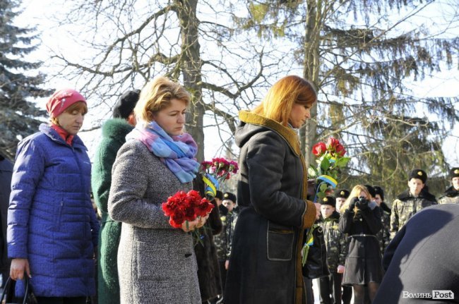 Сотні лучан вшанували пам’ять Героїв Небесної Сотні